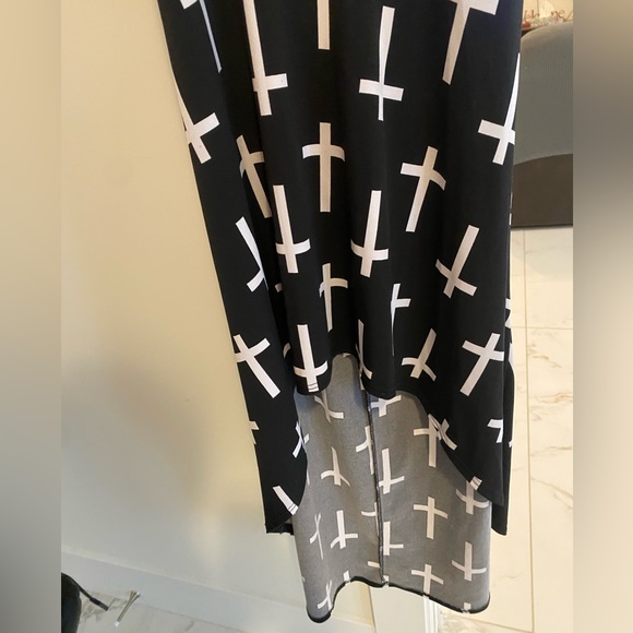 Cross Dress - Picture 3 of 4